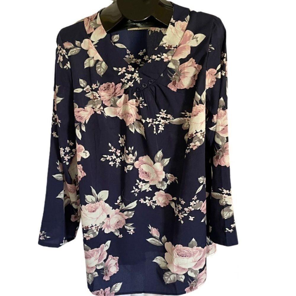 Gorgeous Floral Blouse with Roses! XL